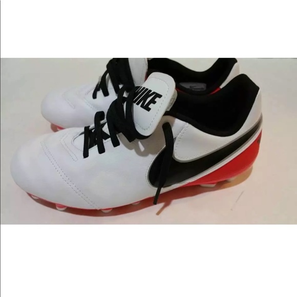 NIKE Youth's Jr Tiempo Legend VI